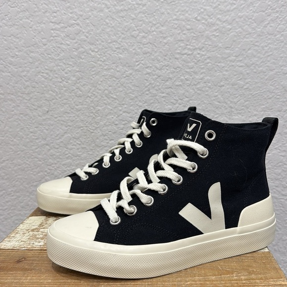 Veja Wata II Black White High Top Sneakers Size 37 / 6 - Picture 5 of 10